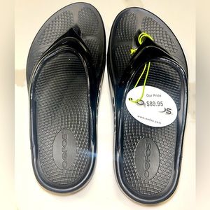 OOFOS - OOMEGA THONG - SIZE 8 - BRAND NEW WITH TAGS!